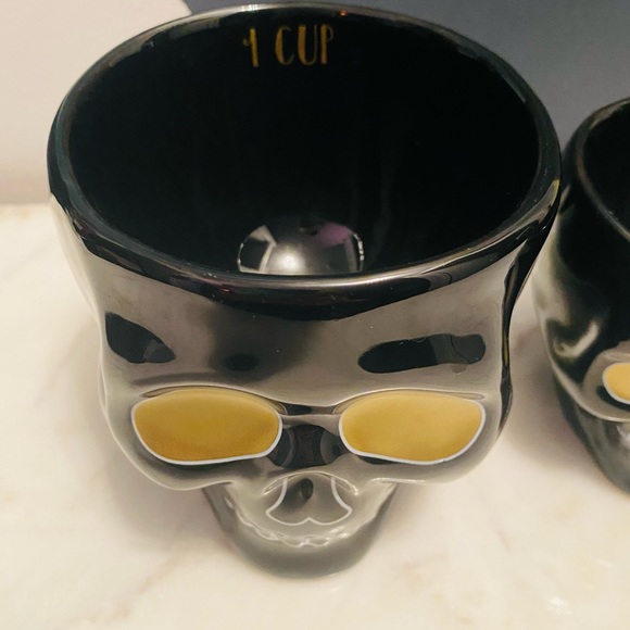 Ceramic skull measuring cups 💀 - Picture 5 of 9
